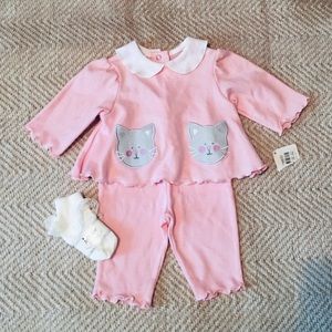 Class club baby two piece set with socks
